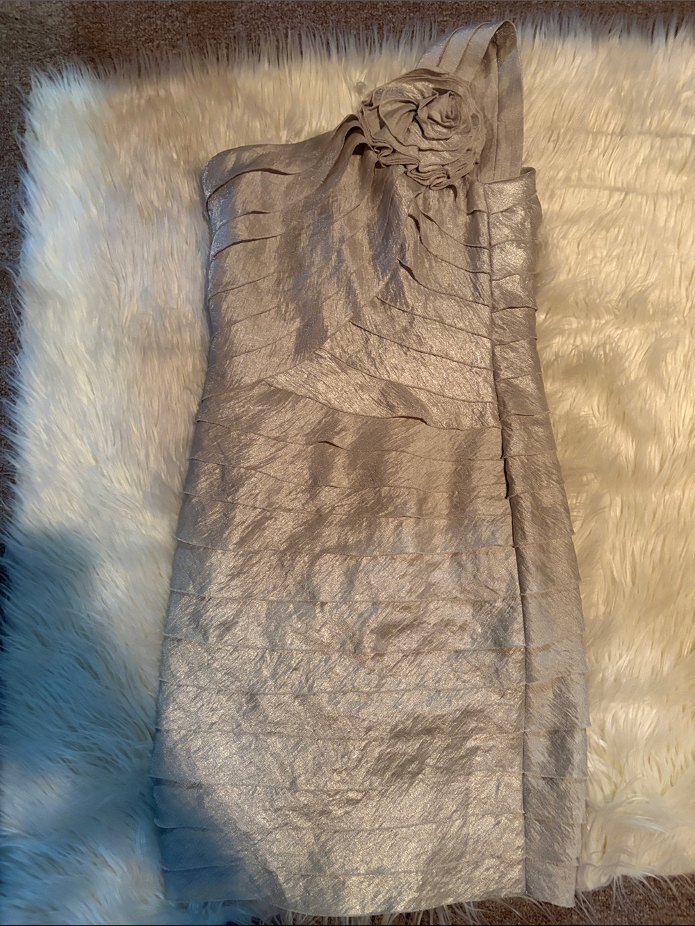 London Times One-Shoulder Silver Cocktail Dress with Rosette